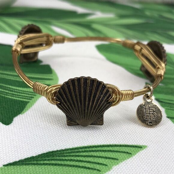 Bourbon and Bowties Seashell Gold Wire Bracelet OS - Picture 12 of 12